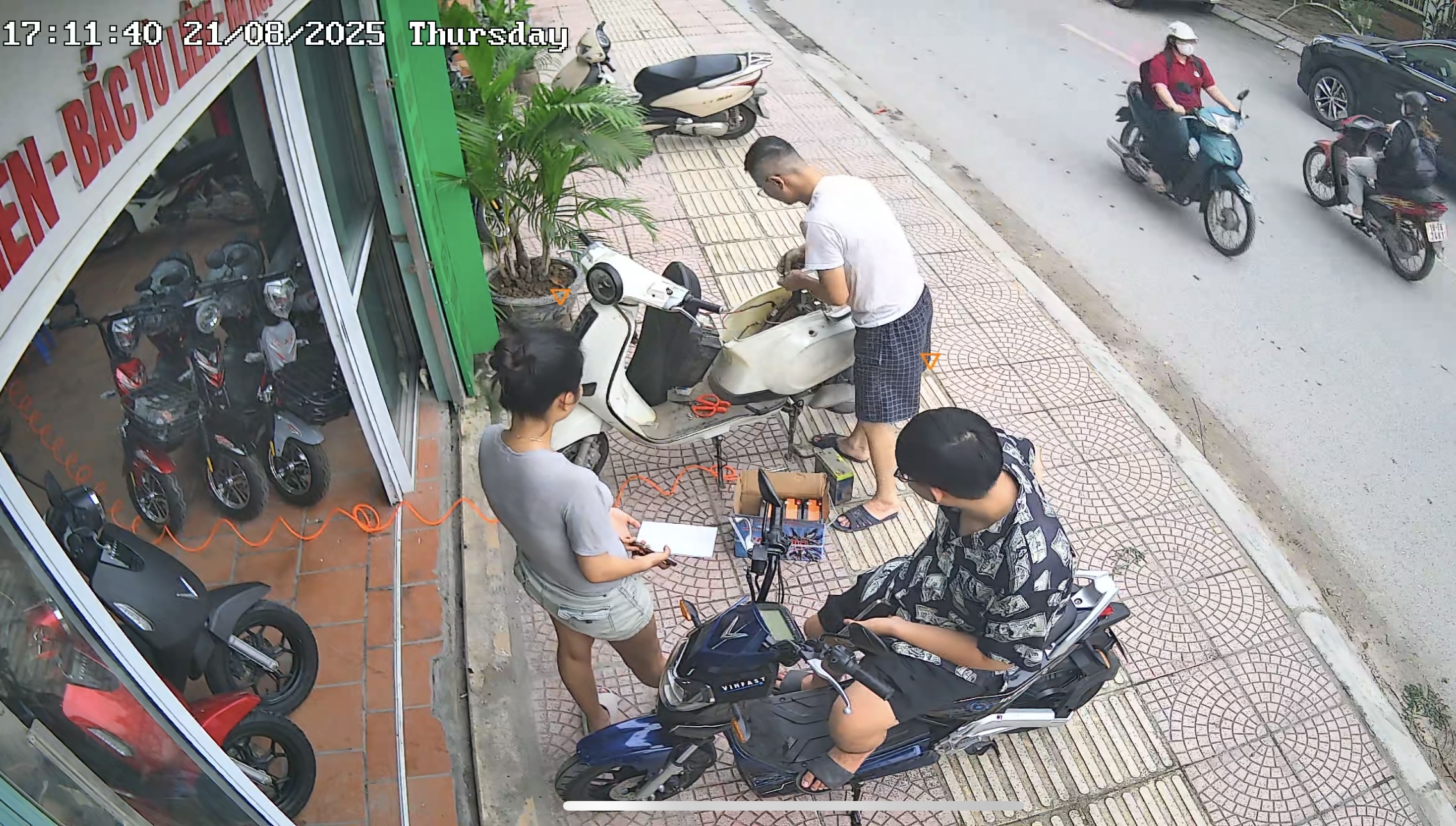 Dịch vụ thay thế ắc quy xe điện chuyên nghiệp