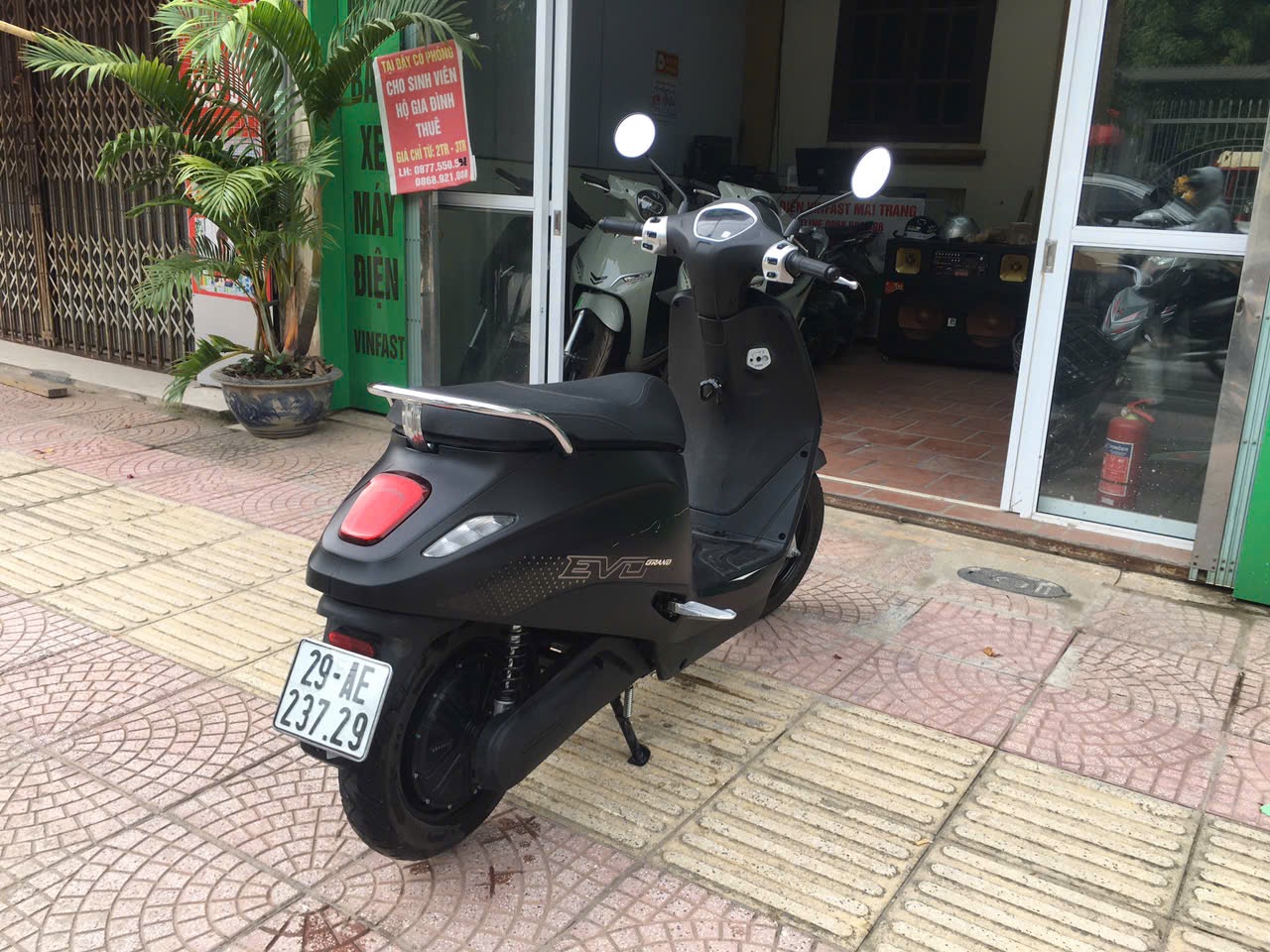 Bán EvoGrand màu đen nhám, biển 29